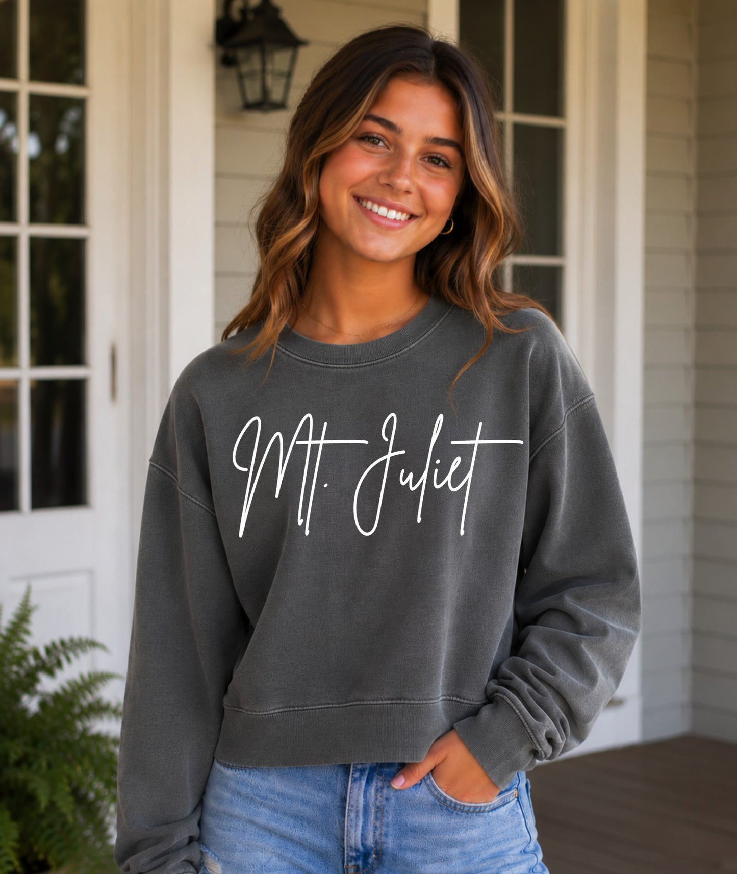 Mt. Juliet Script Crop Sweatshirt